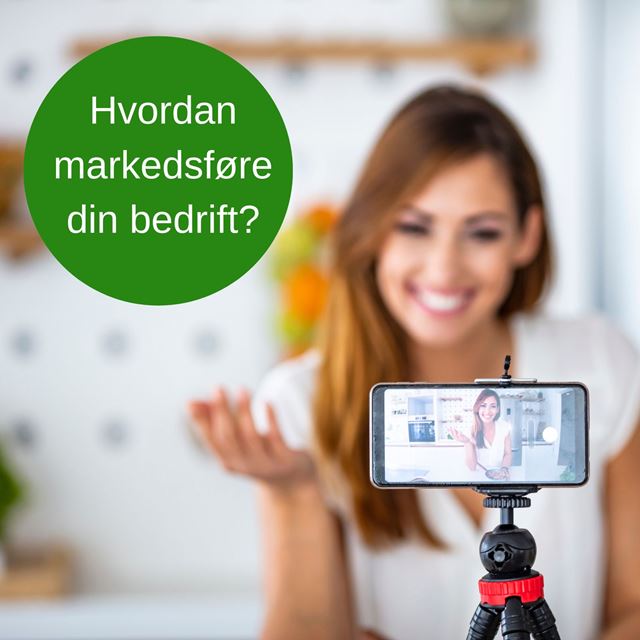 Bilde av dame og mobil som filmer Tekst Hvordan markedsføre din bedrift