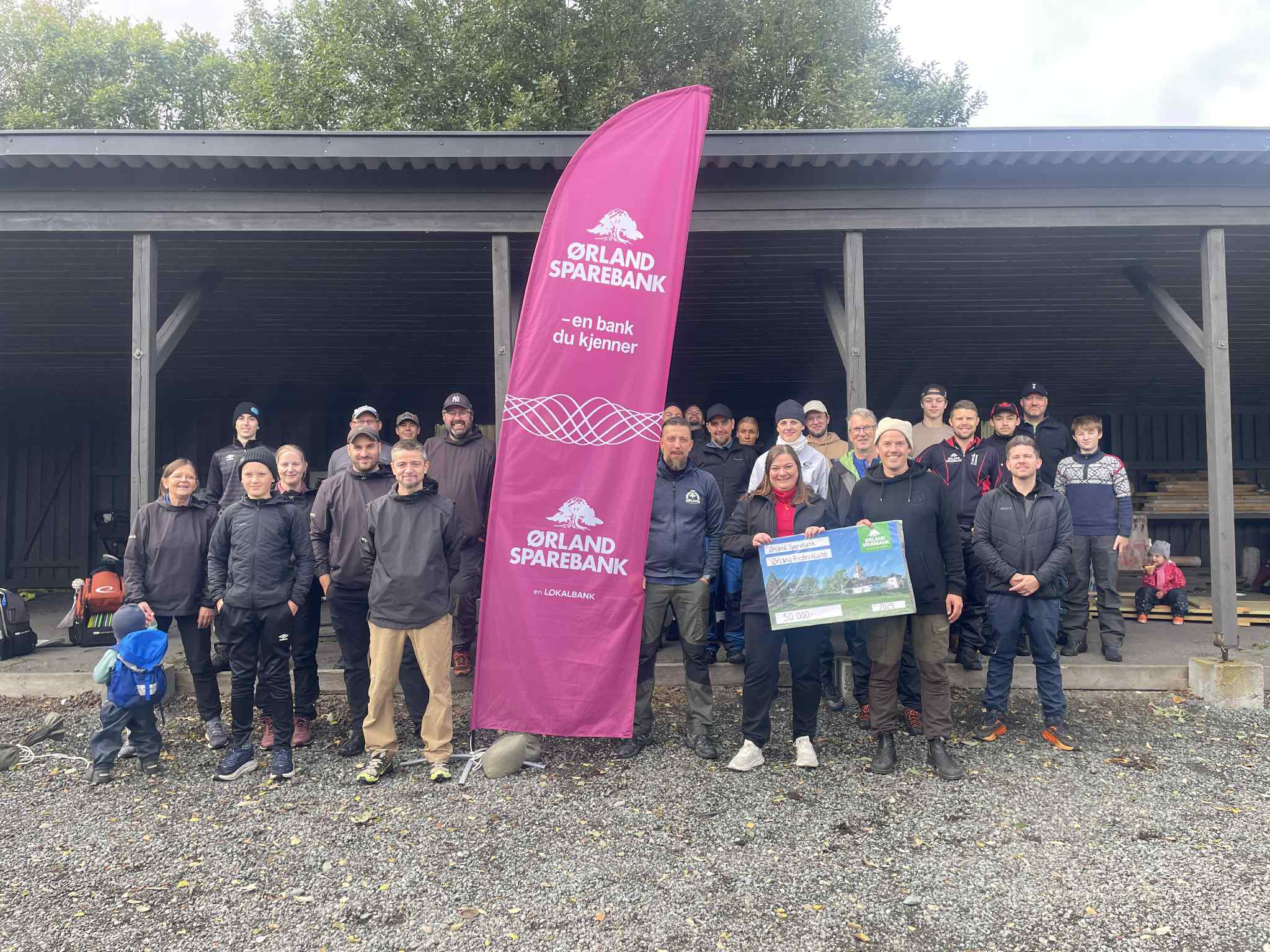 Ørland frisbeegolf med sjekk fra Ørland Sparebank