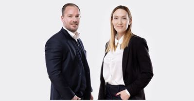 Bilde av eiendomsmeglerne Silje og Aleksander i Nylander &Partners